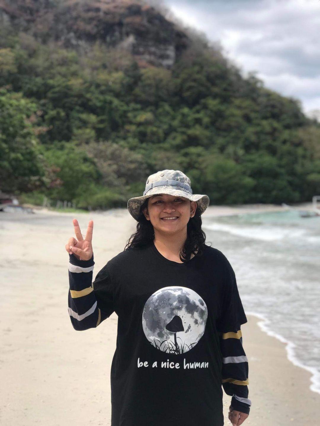 Hippies Philippines - The Shroom and  The Moon T shirt