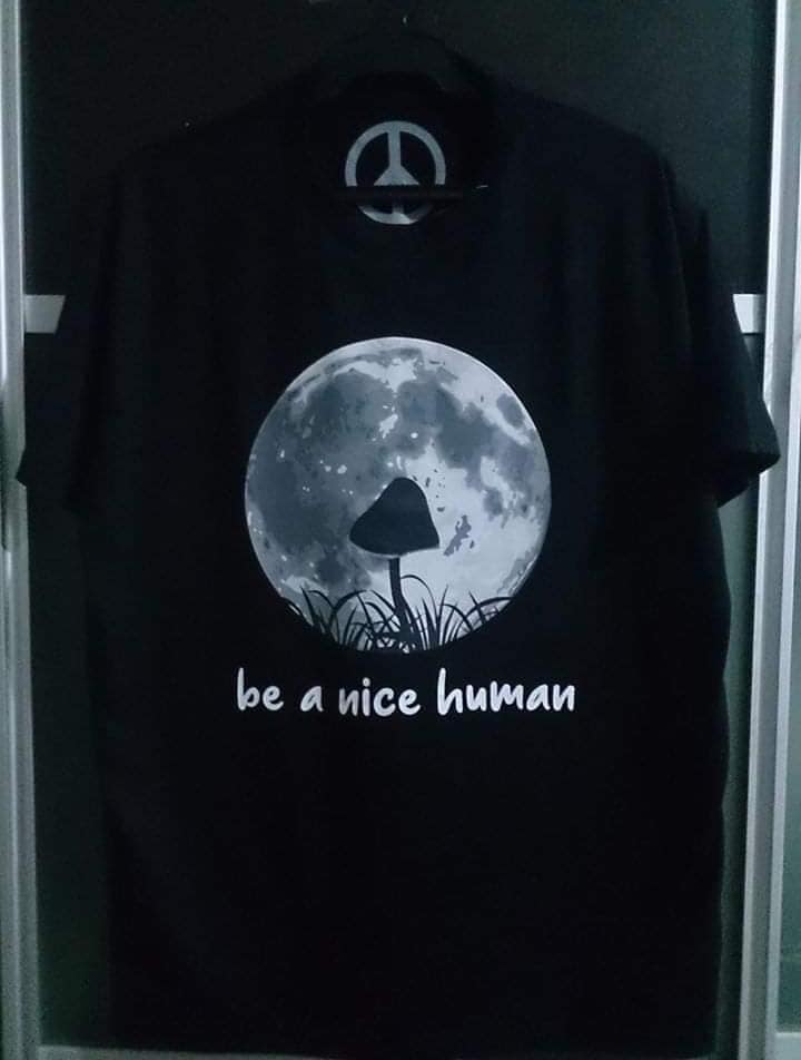 Hippies Philippines - The Shroom and  The Moon T shirt