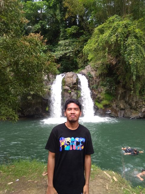 Hippies Philippines T shirt - PEACE (Black)