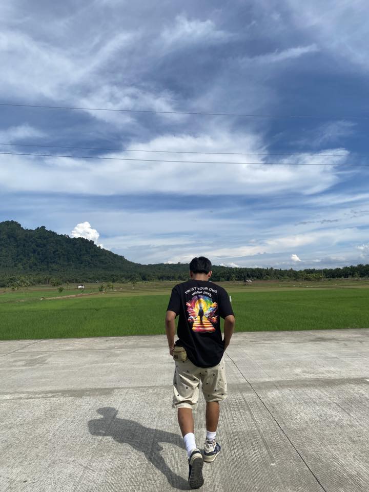 Hippies Philippines T-Shirt - Trust Your Own Unique Path