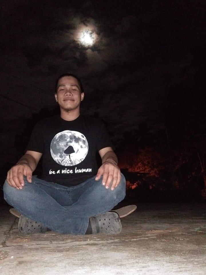 Hippies Philippines - The Shroom and  The Moon T shirt